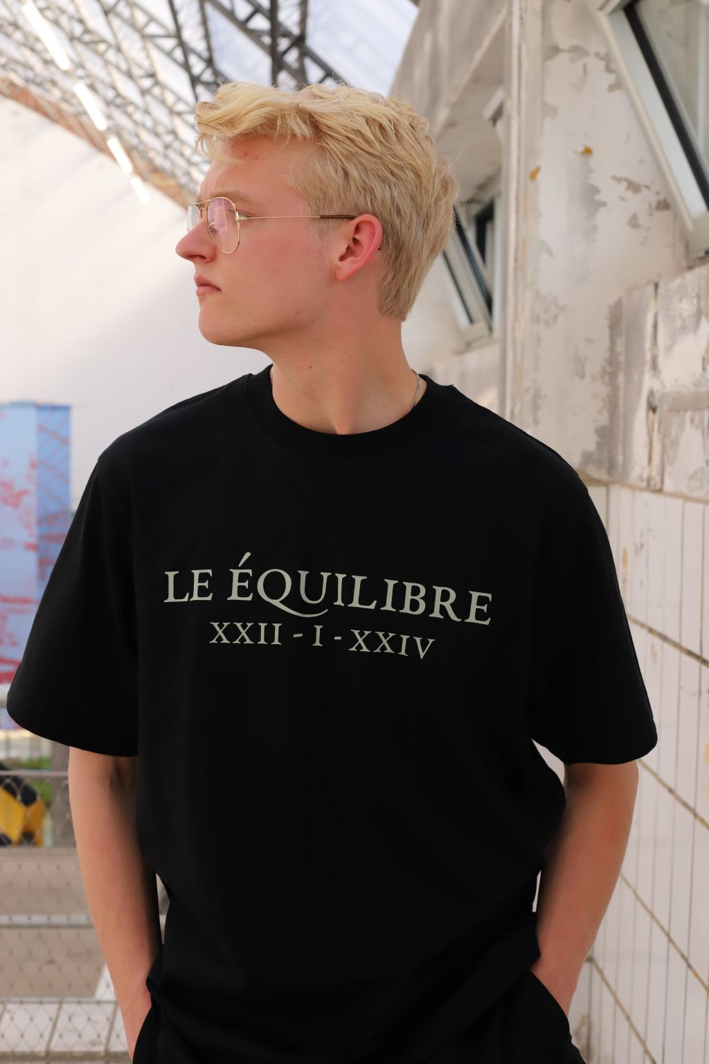 Équilibre Unisex T-Shirt Black