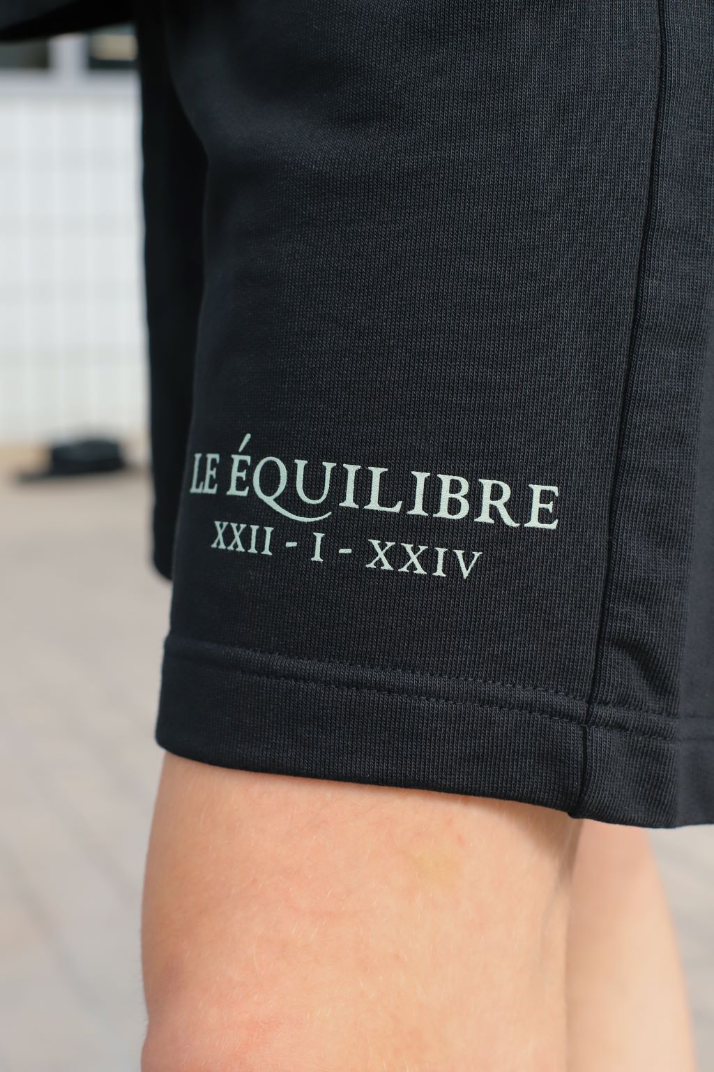 Équilibre Unisex Casual Short Black